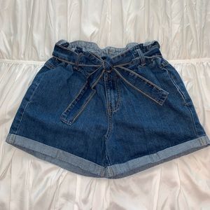 Balloon jean shorts